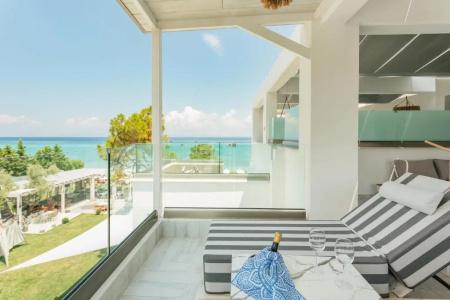 Blue Carpet Luxury Suites - 113