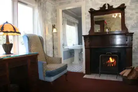 Martine Inn - 73