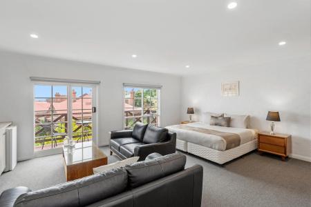 Hideaway on George - 1