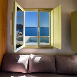 Canvas Suites - 56