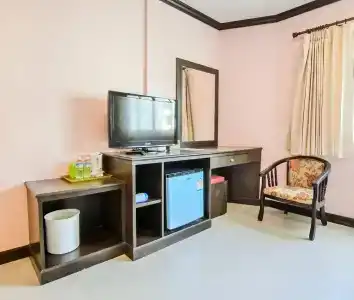 Hollywood Inn Love - 2