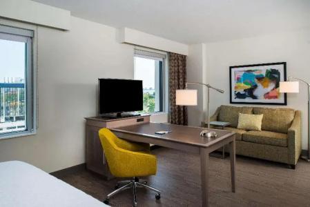 Hampton Inn & Suites Miami Wynwood Design District, Fl - 56