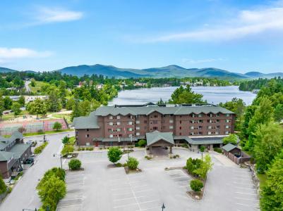 Hampton Inn & Suites - 23