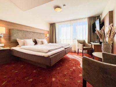 Hotel-Restaurant Vier Linden - 0