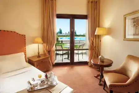 Xenia Palace Portaria - 4