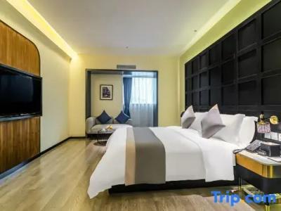 J-Hotel - 34