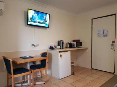 Rockhampton Palms Motor Inn - 24