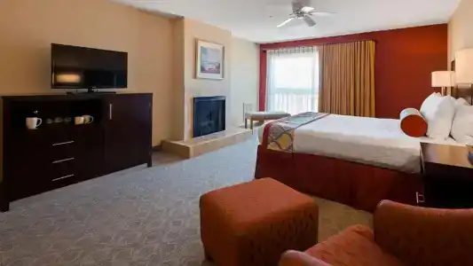 Best Western Plus Inn - 94
