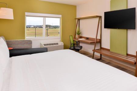Holiday Inn Express & Suites - St. Petersburg - Madeira Beach, an IHG - 41