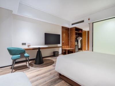 Holiday Inn Qingdao City Center, An Ihg - 28