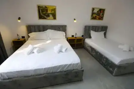 Eliza - 40