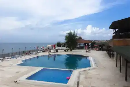 Family Resort - 9