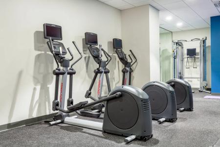 Holiday Inn Express & Suites Beach Beachfront by IHG - 39