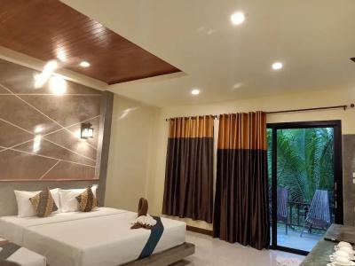 Lanta Pearl Beach Resort - 57