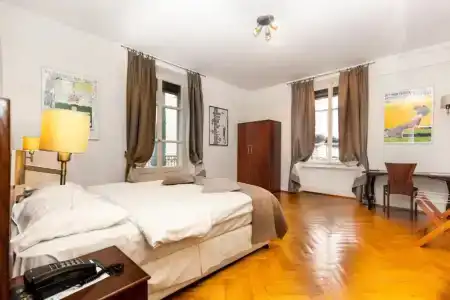 J5s Helvetie & La Brasserie - 73