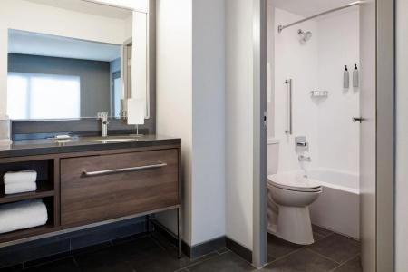 Courtyard by Marriott Chicago Downtown/River North - 7
