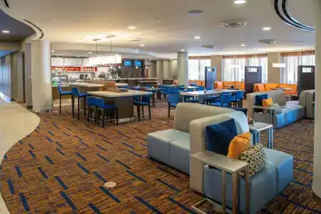 Courtyard by Marriott Downtown - 15