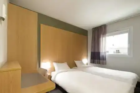 b&b hôTel Reims Centre Gare - 5