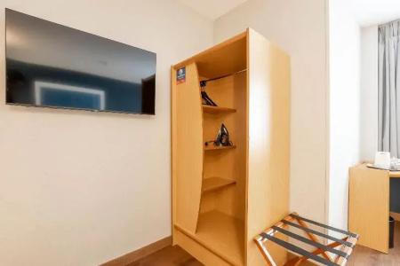 Travelodge Alicante Puerto - 74
