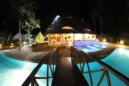 Uroa Bay Beach - 8