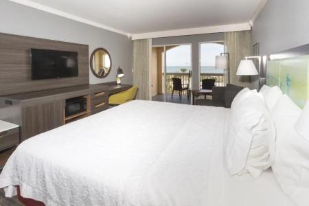 Hampton Inn - 104