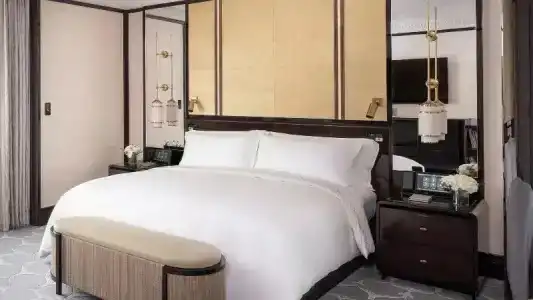 The Peninsula - 76