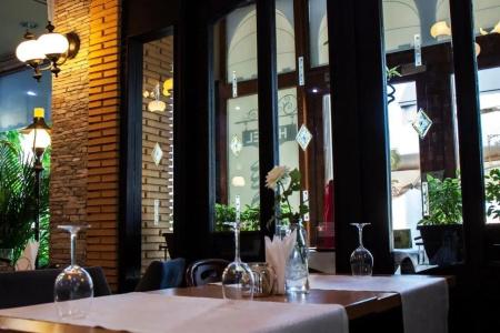 Ambra Boutique & Bistro - 13