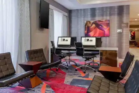DoubleTree by Hilton Atlanta Airport - 2