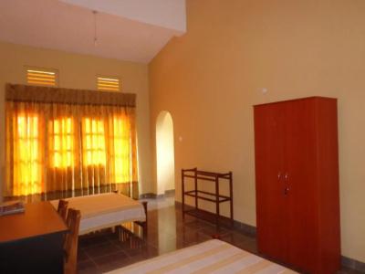 Anura Guest Inn - 2