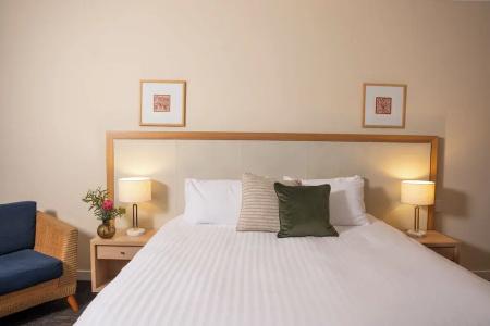 Rydges - 121