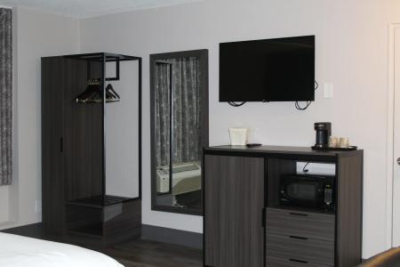 Howard Johnson Plaza by Wyndham - 2