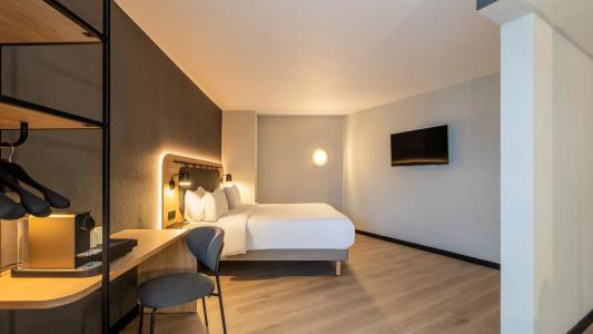 Campanile Roissy - 80