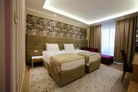 Albanian Star - 37