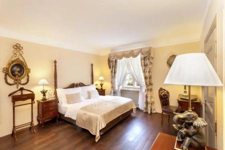 Iron Gate & Suites - 31