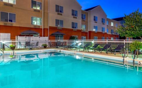 Hilton Garden Inn - 11