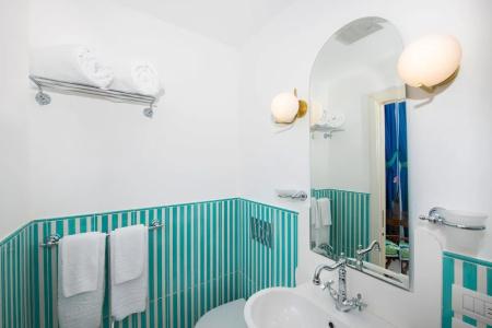Eden Roc Suites - 431