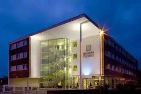 Holiday Inn Express, Chester Racecourse - 0