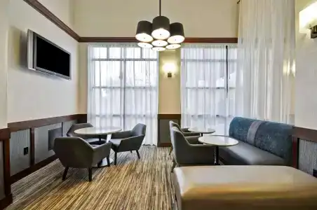 Hyatt Place Uptown - 10