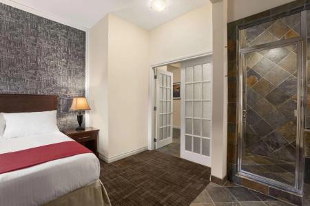 Days Inn & Suites by Wyndham - 23