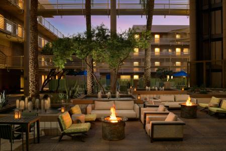 DoubleTree Suites by Hilton Phoenix - 25