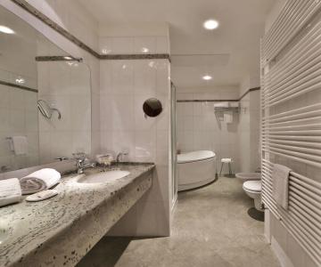 Best Western Globus City - 7