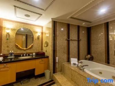 Renaissance Riverside Saigon - 151