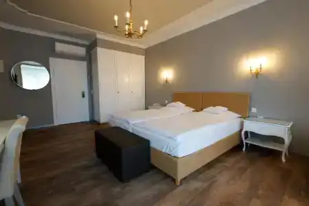 Bayerischer Hof - 77