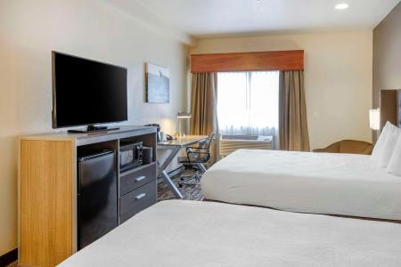 Best Western Plus Peppertree Airport Inn - 4