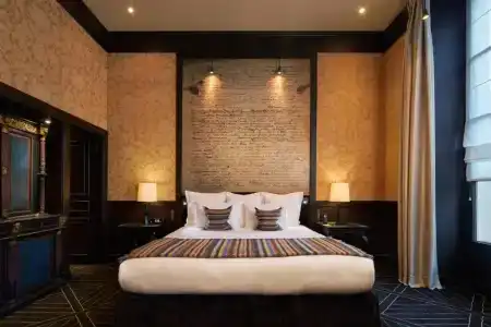 Le Pavillon de la Reine & Spa - Small Luxurys of the World - 143