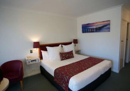 SureStay by Best Western The Clarence on Melville - 3