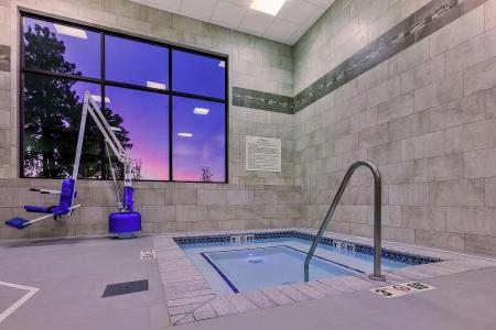 Hampton Inn & Suites - 14