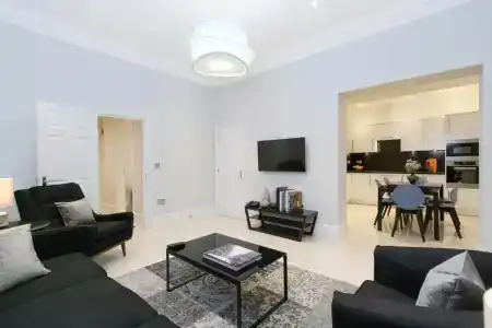 Queensgate Court - 125