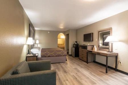 Super 8 by Wyndham Dallas East - 22