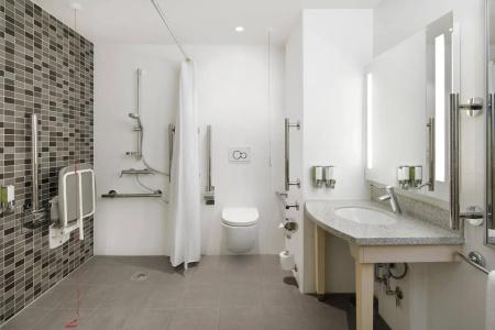 Hampton By Hilton London Docklands - 8